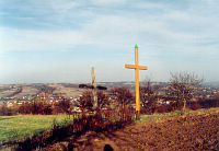 Krzyż misyjny nad cmentarzem w Hermanowej - fot. Antoni Hadała