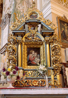 Ołtarz boczny w kościele parafialnym - fot. Igor Witowicz