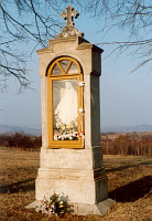 Kapliczka Matki Bożej (ul. Mickiewicza) - fot. z archiwum Urzędu Miejskiego